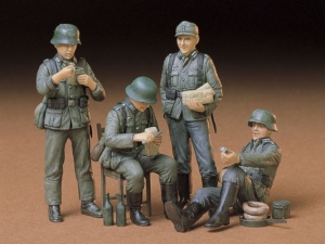 1:35 GERMAN SOLDIERS AT REST