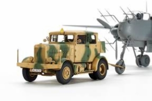 1:48 GER.HEAVY TRACTOR SS-100
